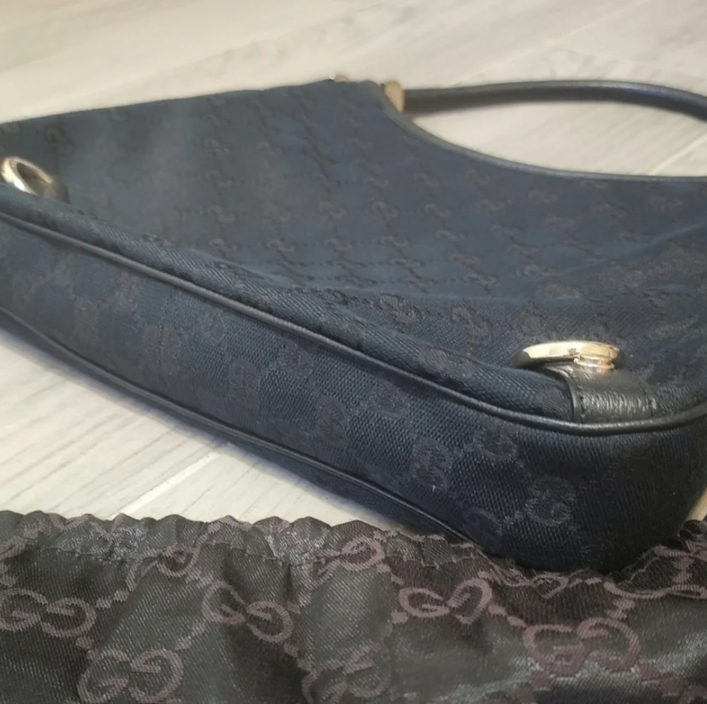 💝 GUCCI GG Abbey Canvas Medium D-Ring Hobo shoulder Bag- Black.